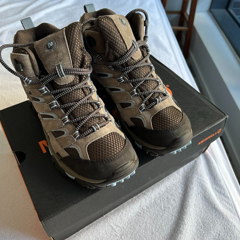 Brand New, Never Worn Merrell Women's Moab 2 Mid Waterproof Hiking Boot